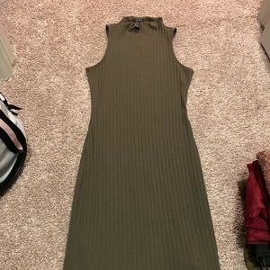Green sleeveless long dress